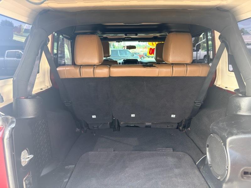 Jeep Wrangler Unlimited Sahara 4WD 2011