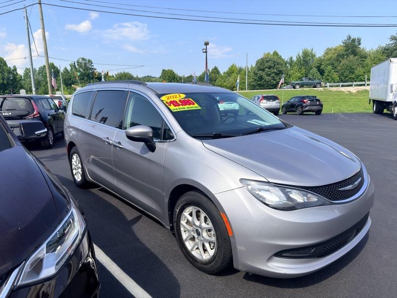 2021 Chrysler Voyager LXI