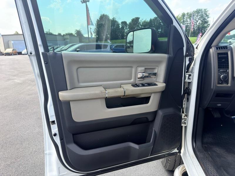 RAM 2500 Laramie Crew Cab LWB 4WD 2011