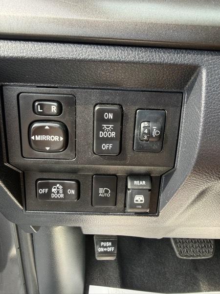 Toyota Tundra SR5 5.7L V8 CrewMax 4WD 2019