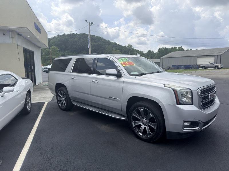 GMC Yukon XL SLT 1/2 Ton 4WD 2015