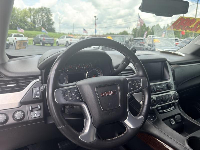 GMC Yukon XL SLT 1/2 Ton 4WD 2015