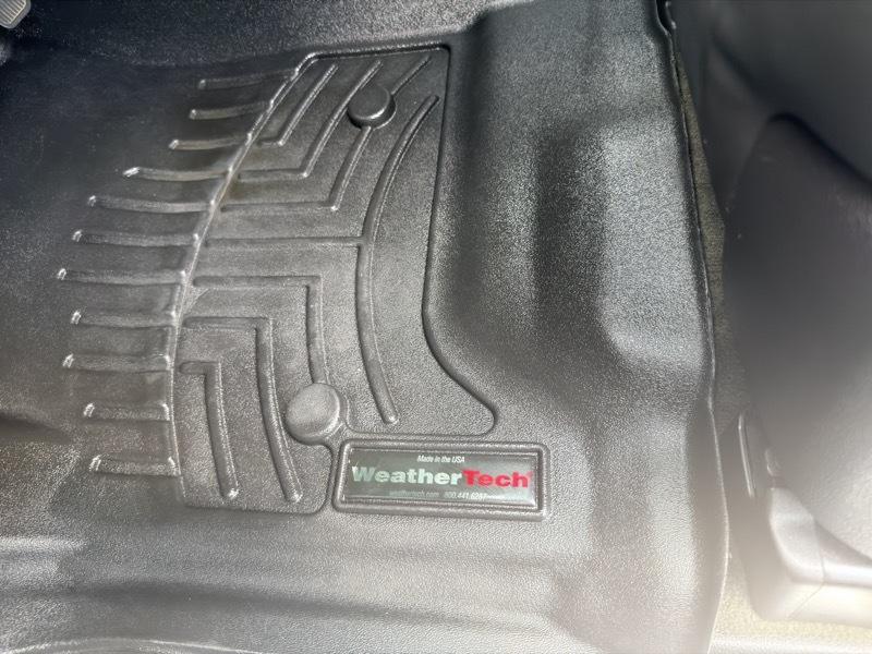 GMC Yukon XL SLT 1/2 Ton 4WD 2015