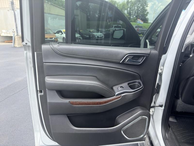 GMC Yukon XL SLT 1/2 Ton 4WD 2015