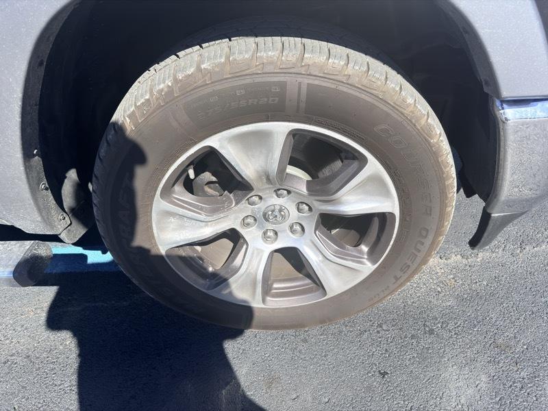 RAM 1500 Laramie Crew Cab SWB 4WD 2019