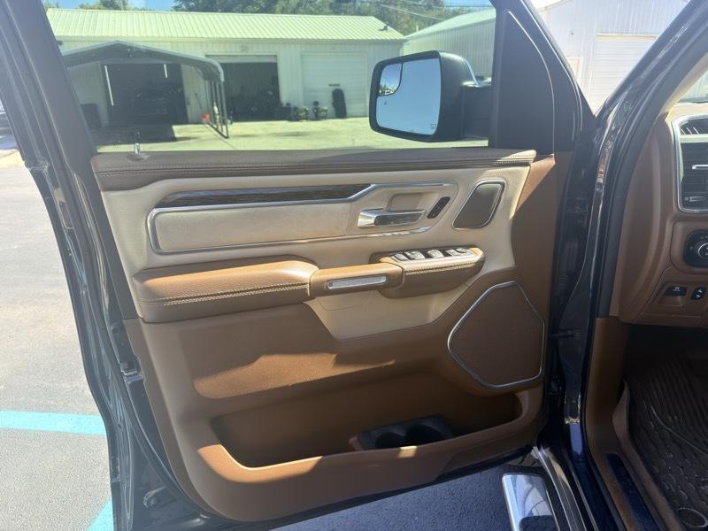 RAM 1500 Laramie Crew Cab SWB 4WD 2019