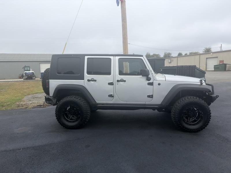 Jeep Wrangler Unlimited Sahara 4WD 2012