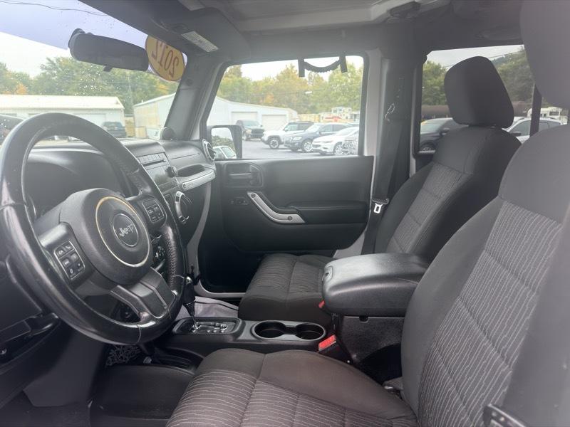 Jeep Wrangler Unlimited Sahara 4WD 2012