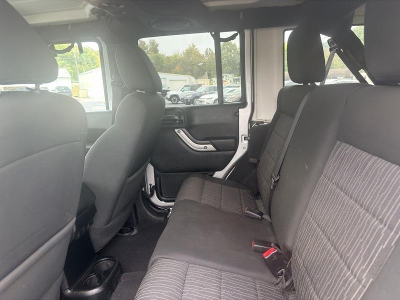 Jeep Wrangler Unlimited Sahara 4WD 2012