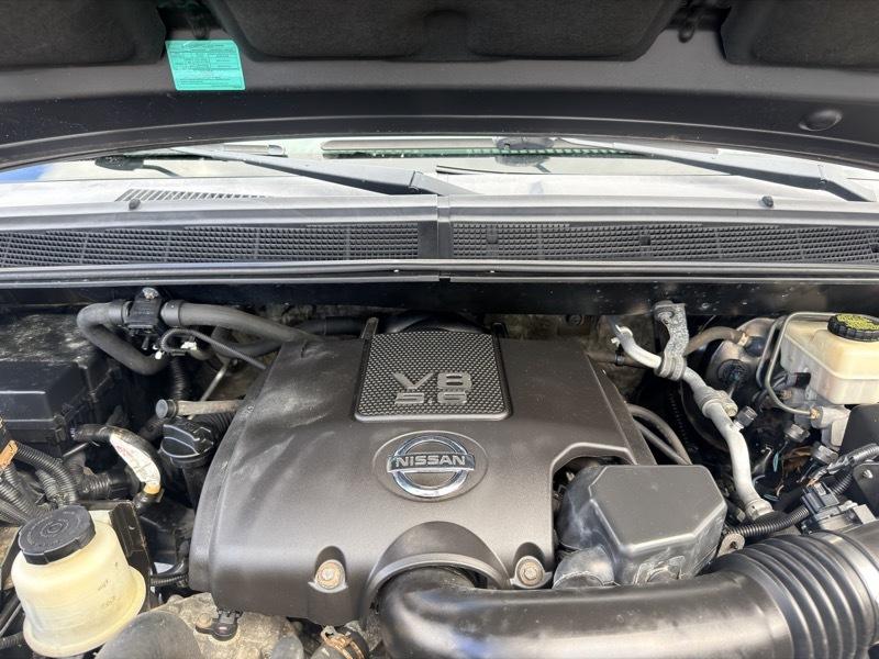Nissan Titan S Crew Cab 4WD 2013