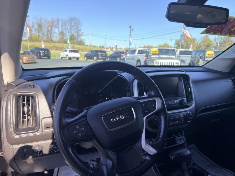 GMC Canyon 4WD Crew Cab 140.5" SLT 2015