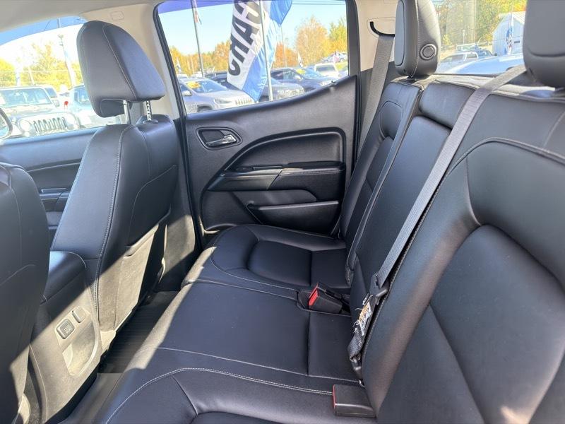 GMC Canyon 4WD Crew Cab 140.5" SLT 2015