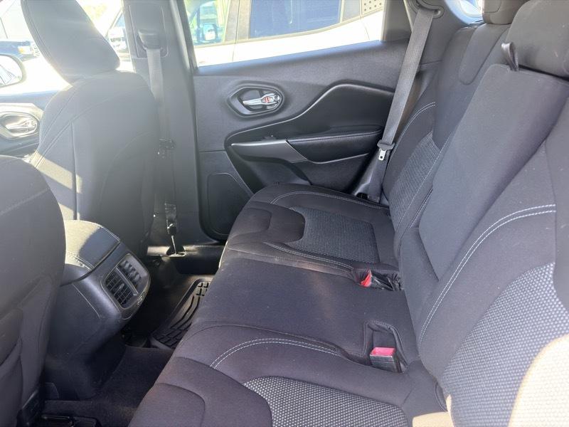 Jeep Cherokee Latitude FWD 2020