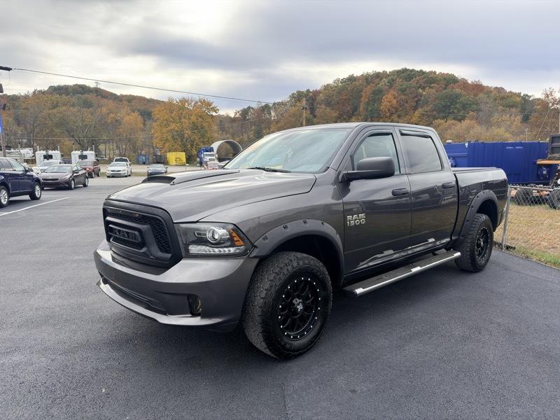 RAM 1500 Tradesman Crew Cab SWB 4WD 2017