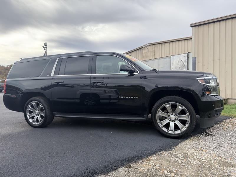 Chevrolet Suburban LT 4WD 2019