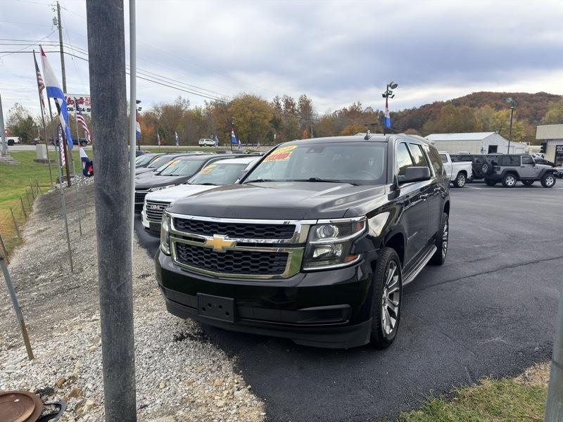 Chevrolet Suburban LT 4WD 2019