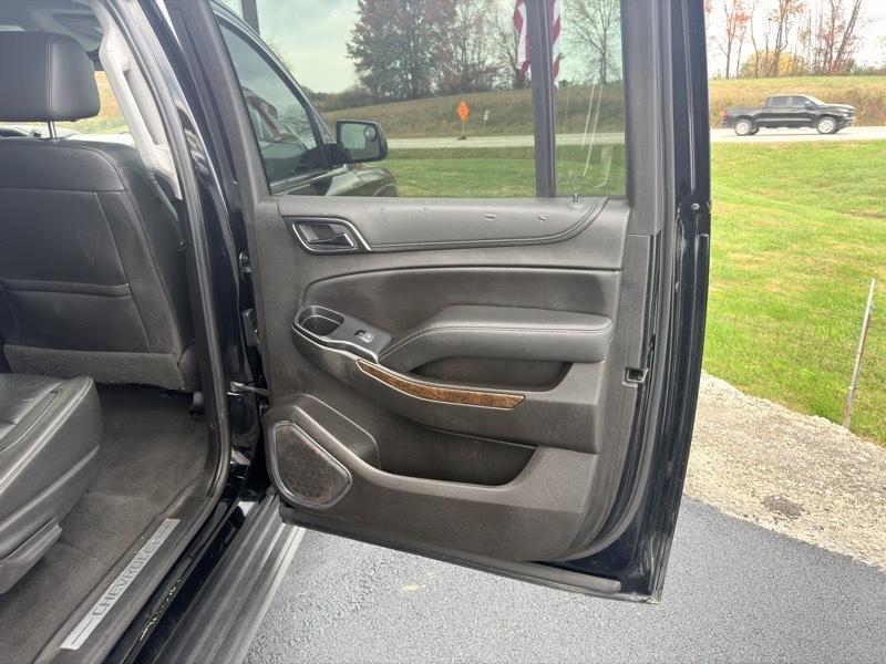 Chevrolet Suburban LT 4WD 2019