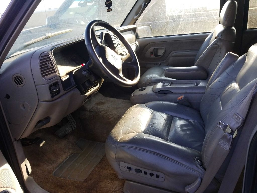 Chevrolet Suburban K2500 4WD 1999