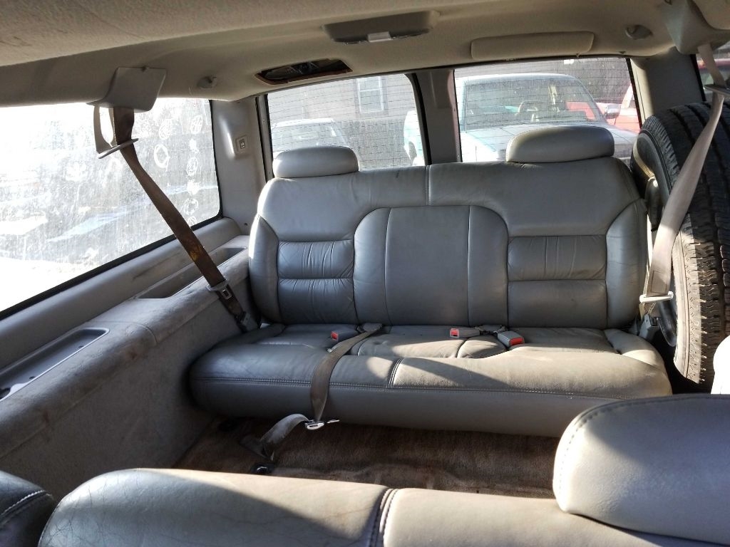 Chevrolet Suburban K2500 4WD 1999