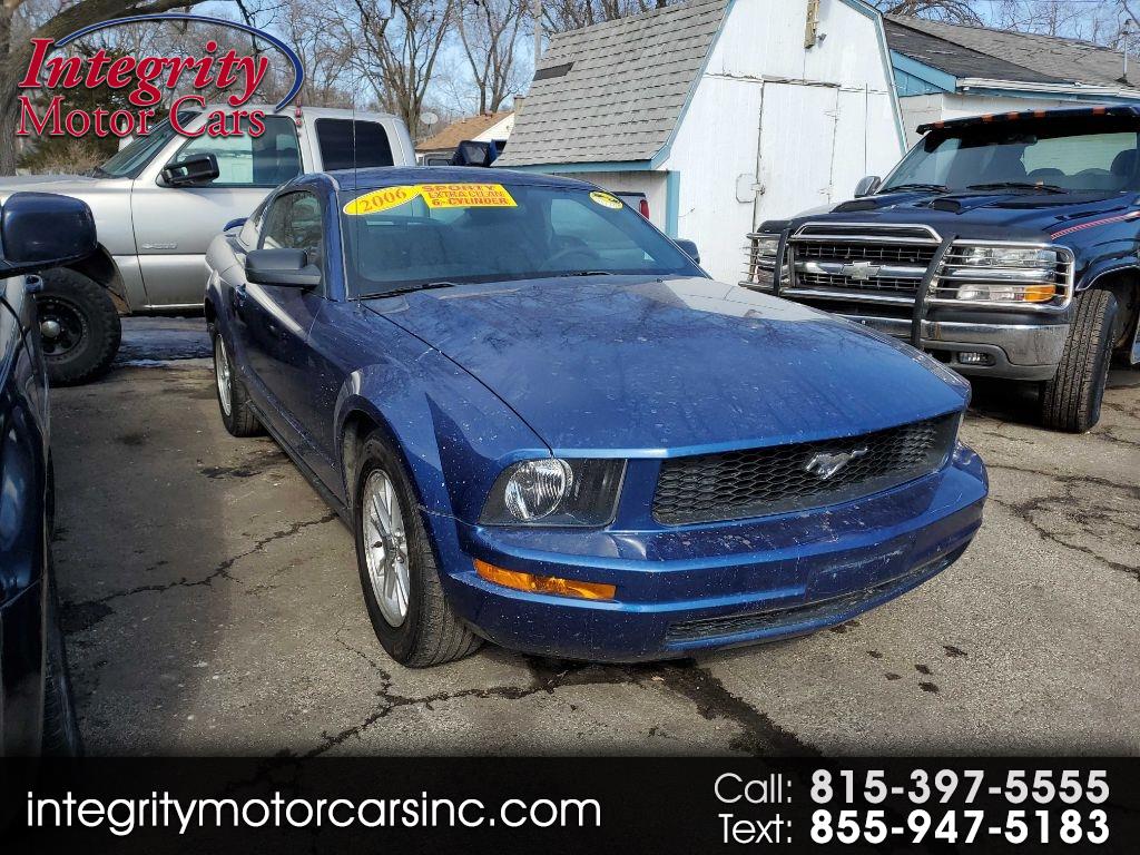 2006 Ford Mustang Standard's photo