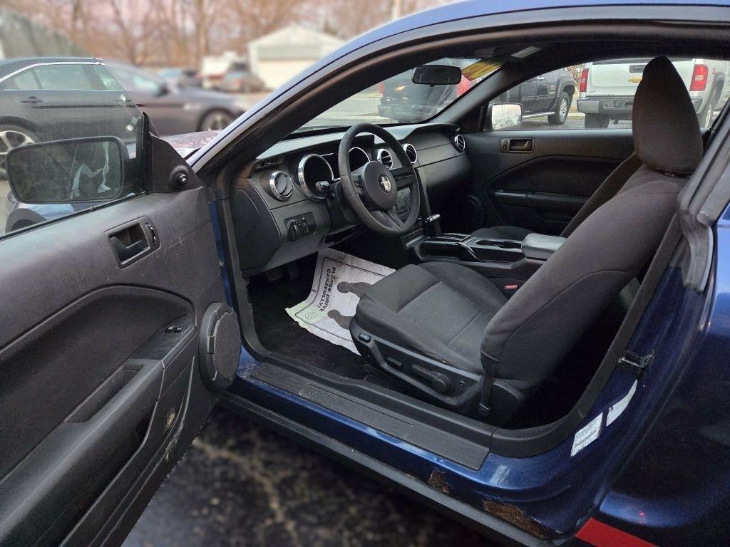 Ford Mustang V6 Standard Coupe 2006