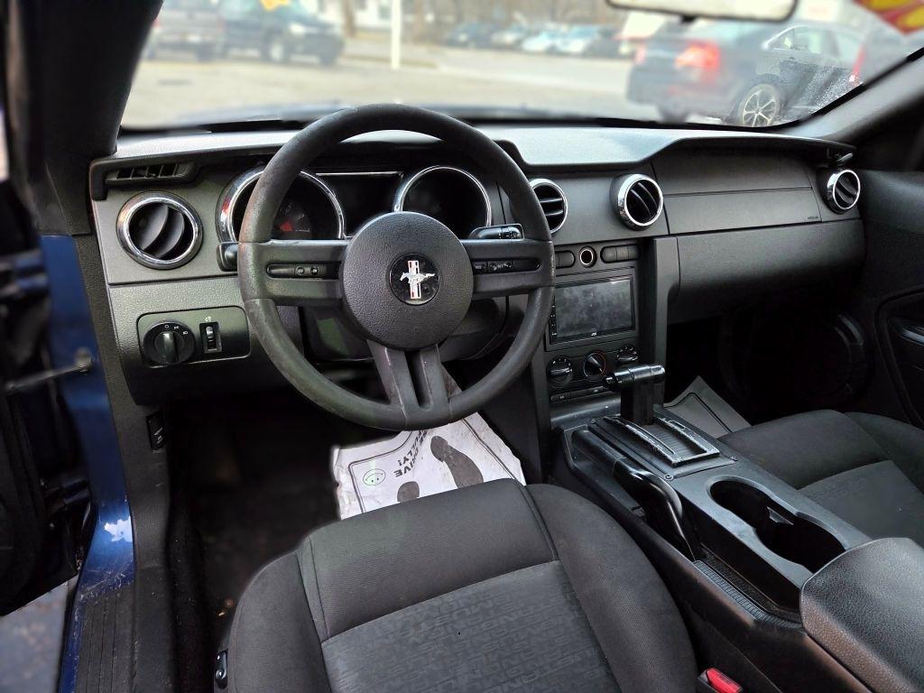 Ford Mustang V6 Standard Coupe 2006