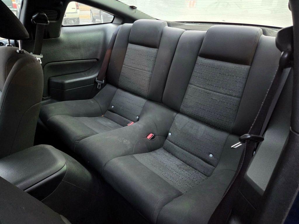 Ford Mustang V6 Standard Coupe 2006