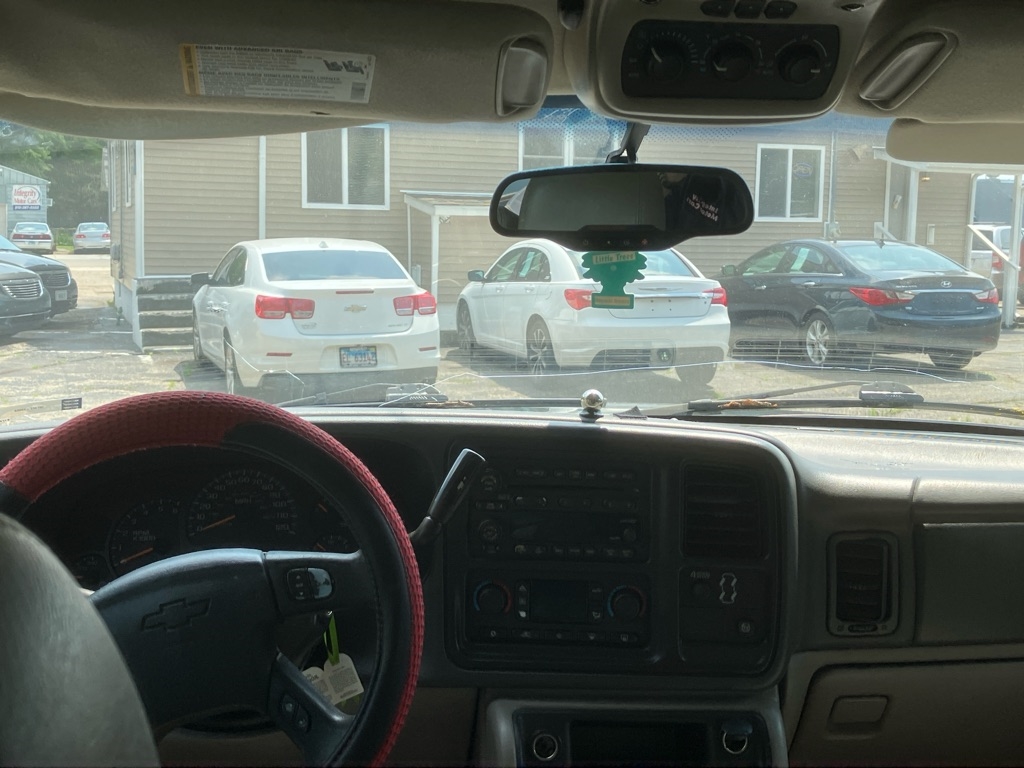 Chevrolet Suburban 2500 2WD 2004