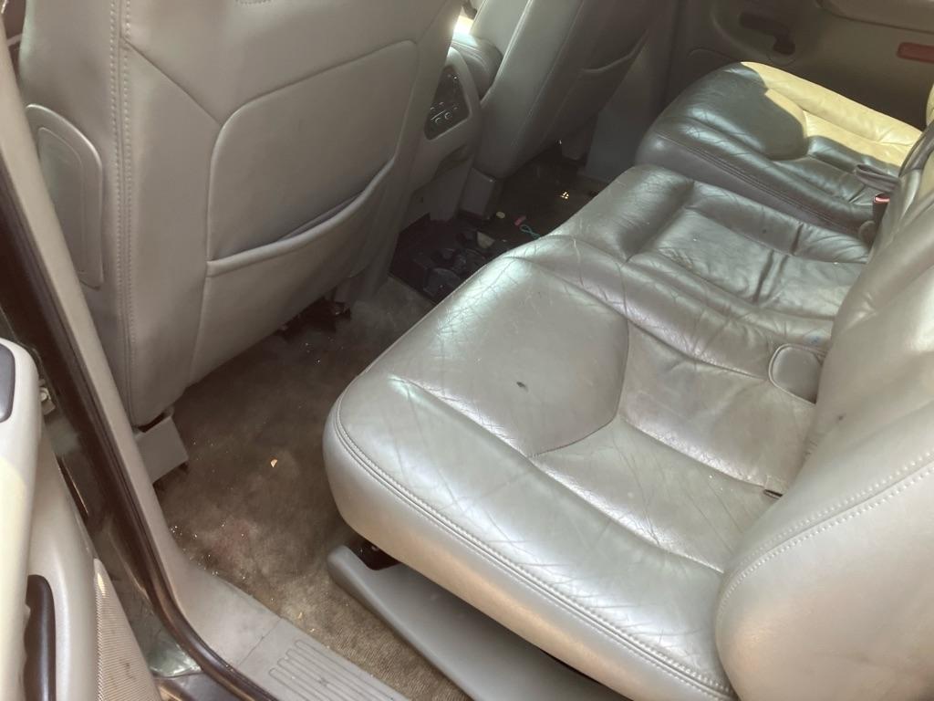 Chevrolet Suburban 2500 2WD 2004