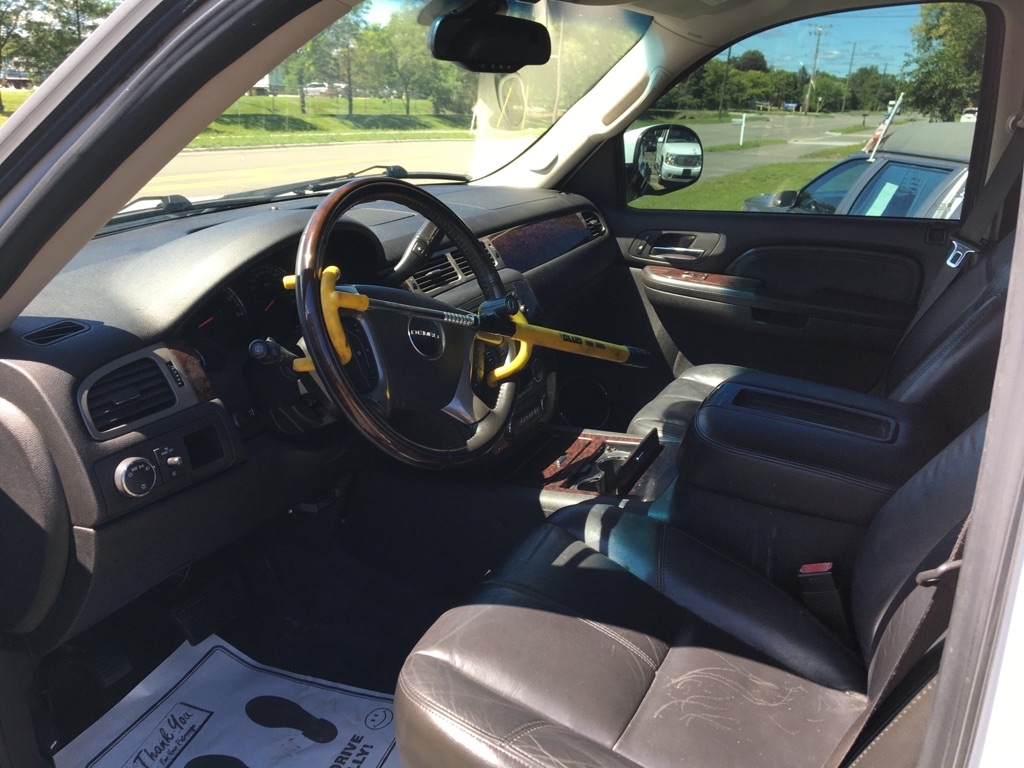 GMC Yukon Denali XL AWD 2008