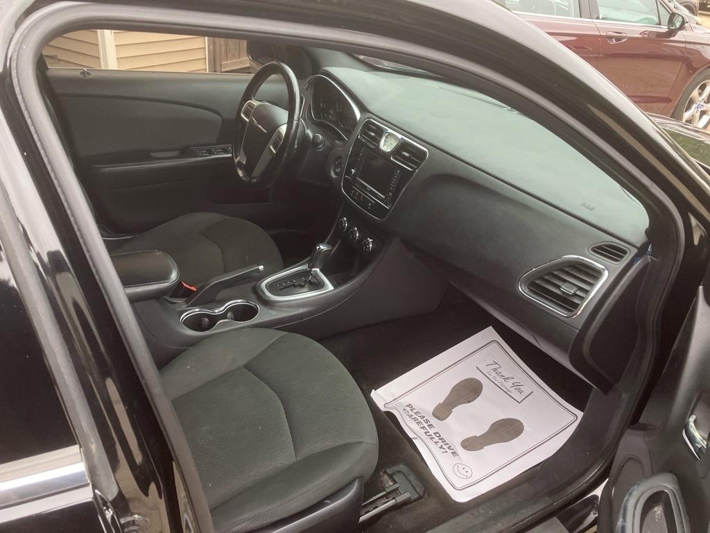 Chrysler 200 Touring 2011