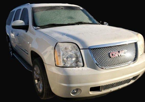 GMC Yukon Denali XL 4WD 2012