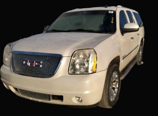 GMC Yukon Denali XL 4WD 2012