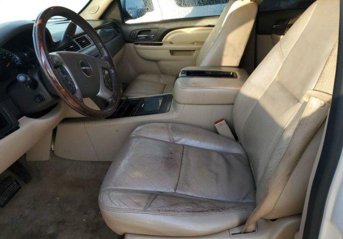 GMC Yukon Denali XL 4WD 2012