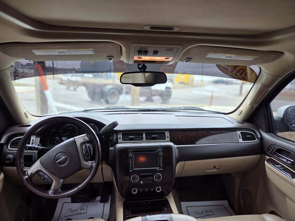 GMC Yukon Denali XL 4WD 2012