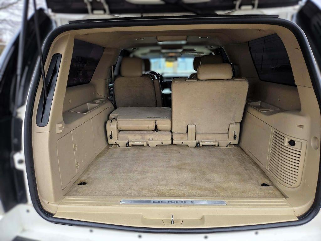 GMC Yukon Denali XL 4WD 2012