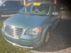 2010 Chrysler Town & Country 