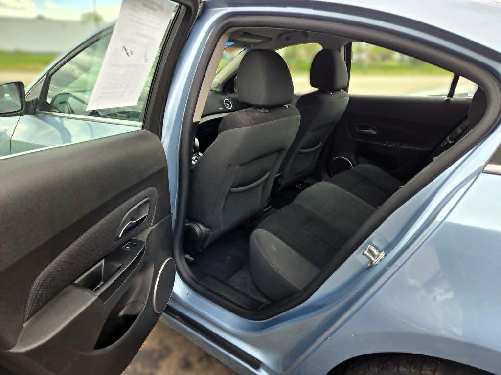 Chevrolet Cruze 1LT 2011