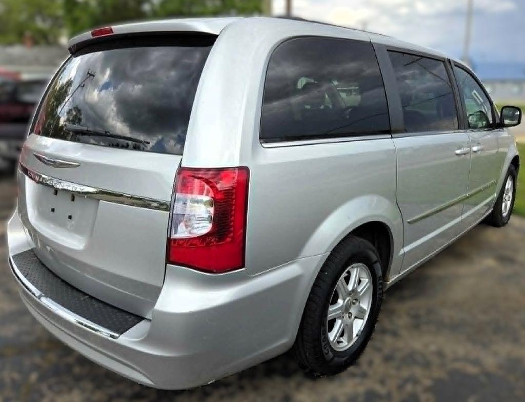 Chrysler Town & Country Touring 2012