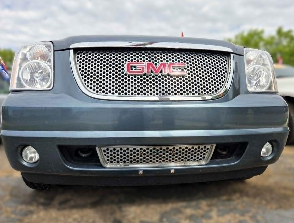 GMC Yukon Denali AWD 2007
