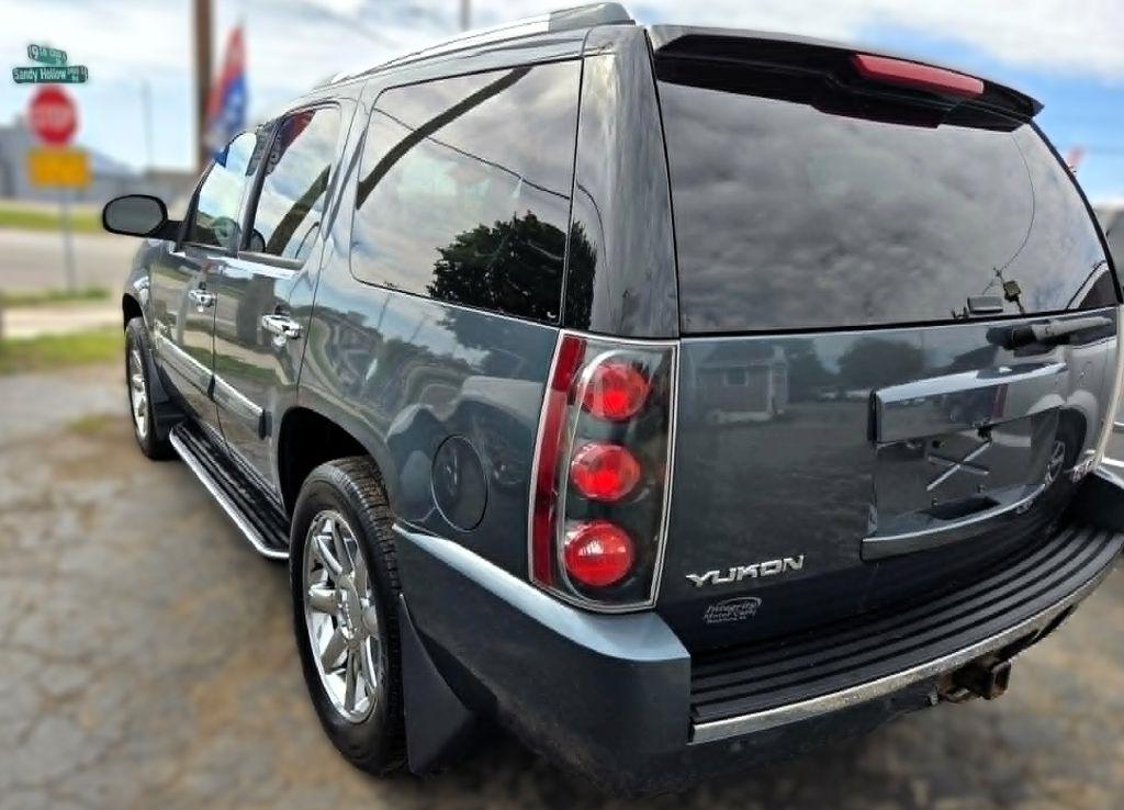 GMC Yukon Denali AWD 2007