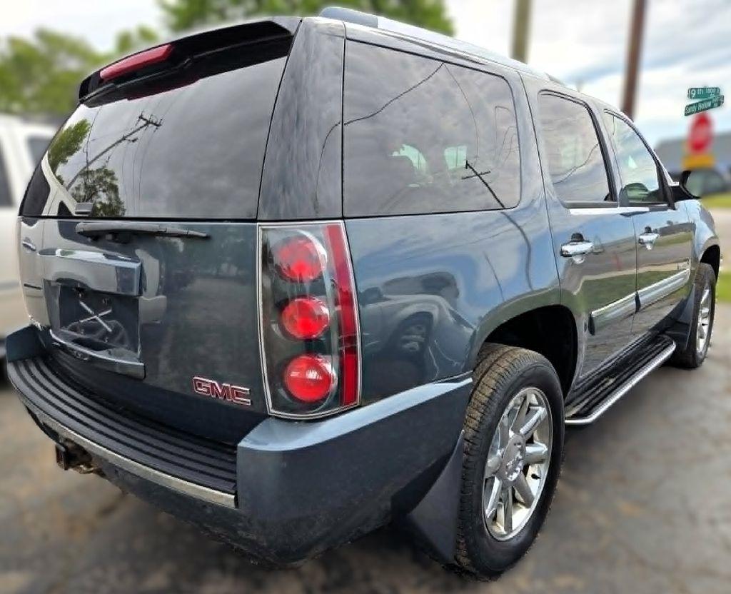 GMC Yukon Denali AWD 2007