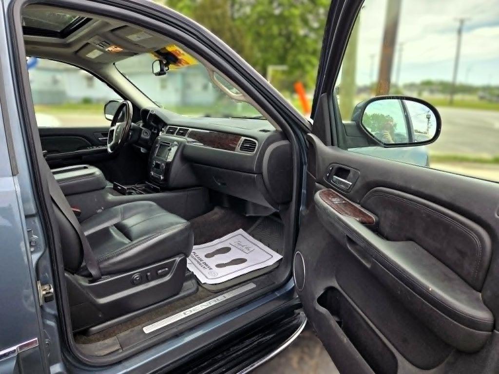 GMC Yukon Denali AWD 2007