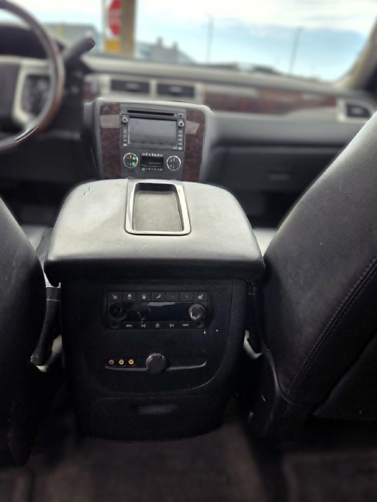 GMC Yukon Denali AWD 2007