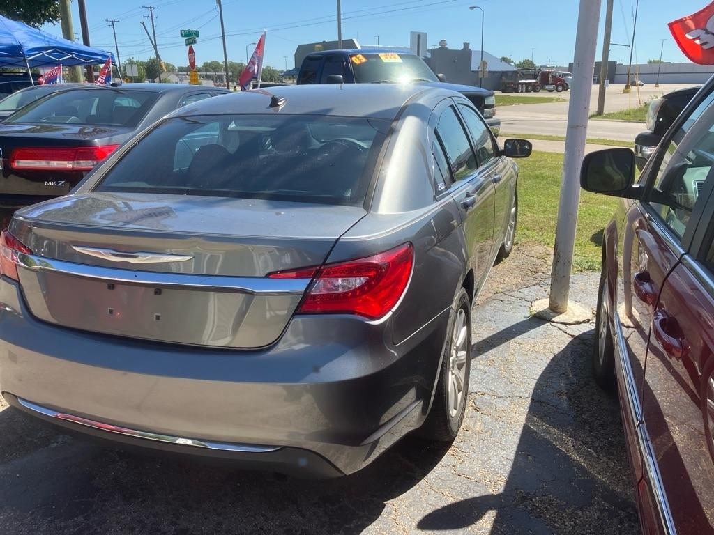 Chrysler 200 Touring 2012