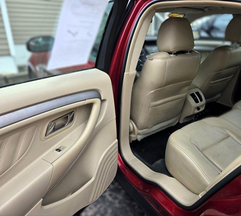 Ford Taurus SEL FWD 2014