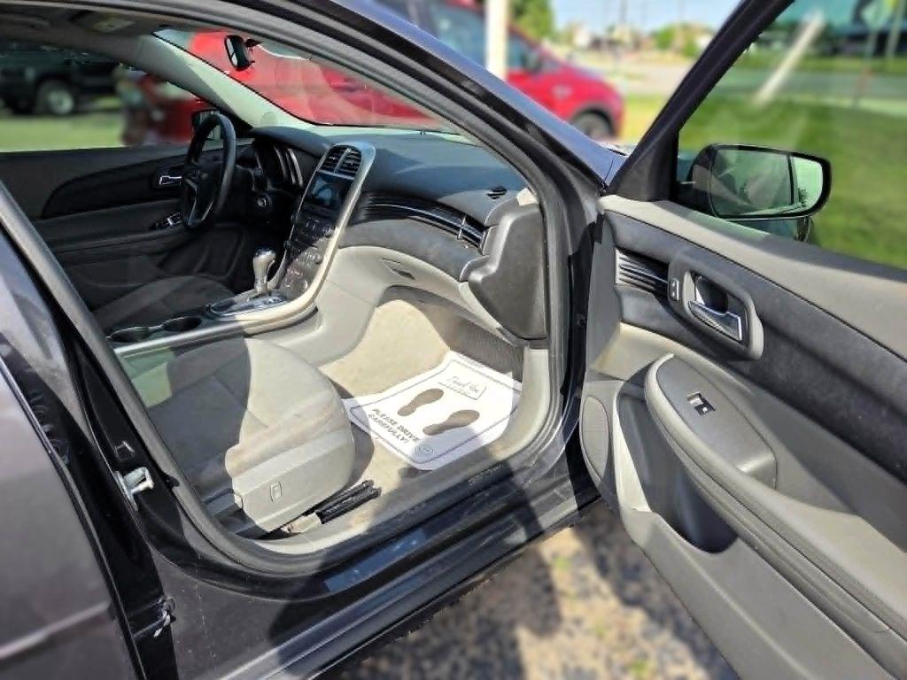 Chevrolet Malibu LS 2013