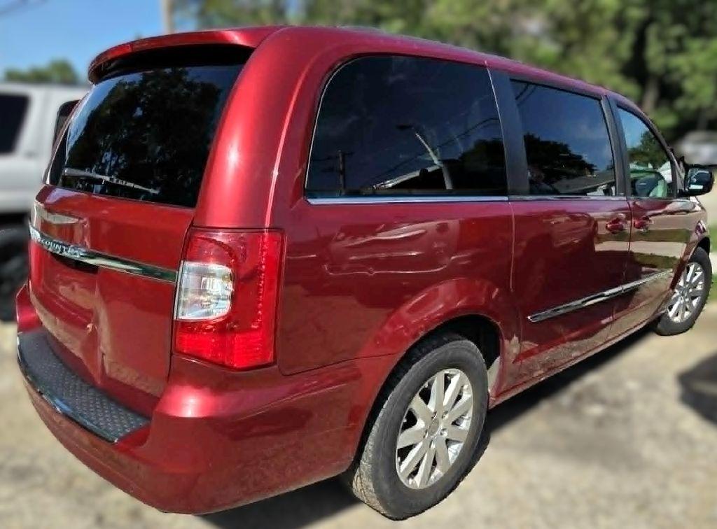 Chrysler Town & Country Touring 2013