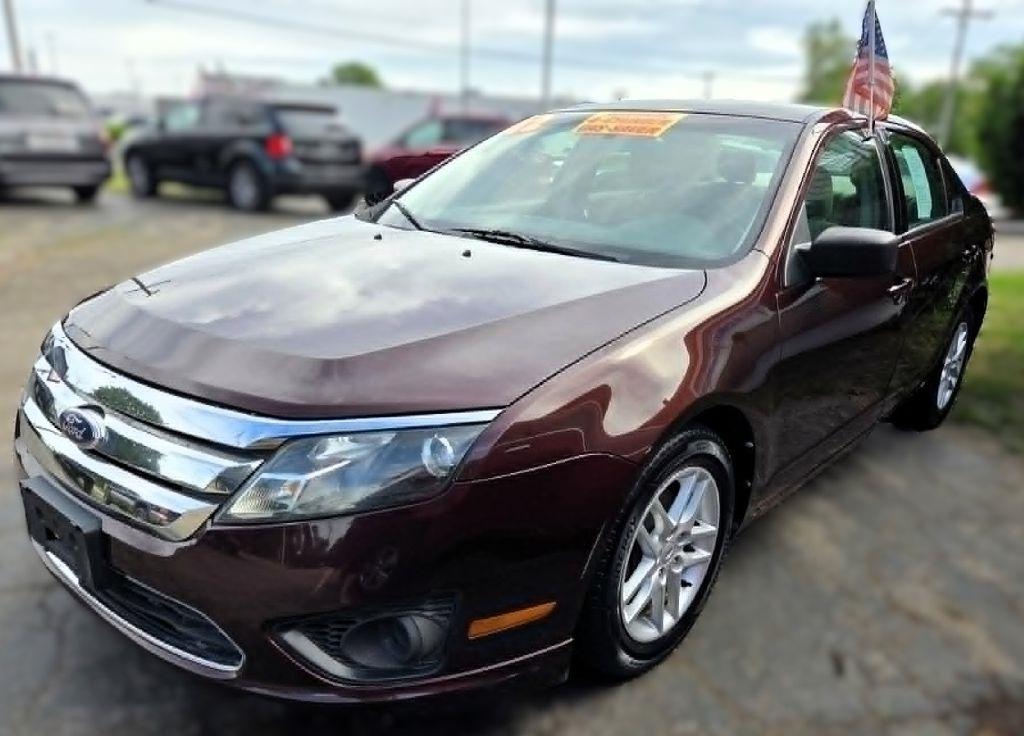 Ford Fusion S 2012