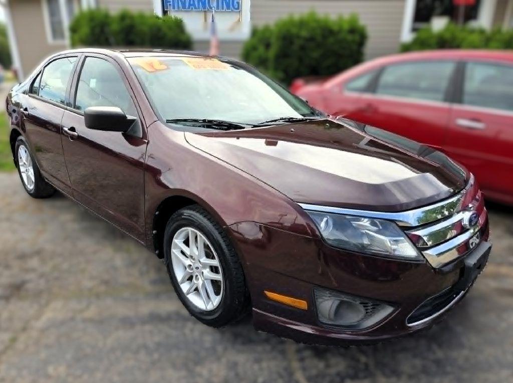 Ford Fusion S 2012